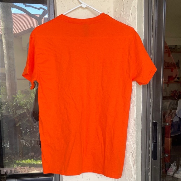Gildan Orange Short Sleeve Tee with Tropical Frog Graphic - Picture 6 of 6